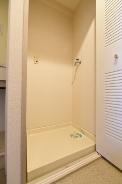 サンパレス松庵 室内洗濯機置場