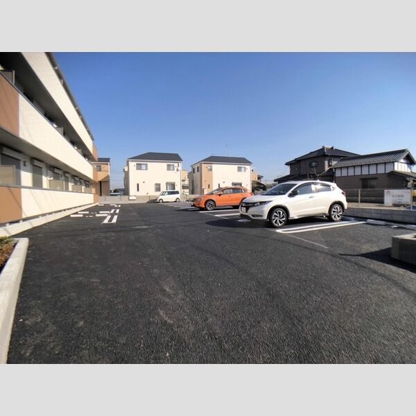 Clover　field 駐車場