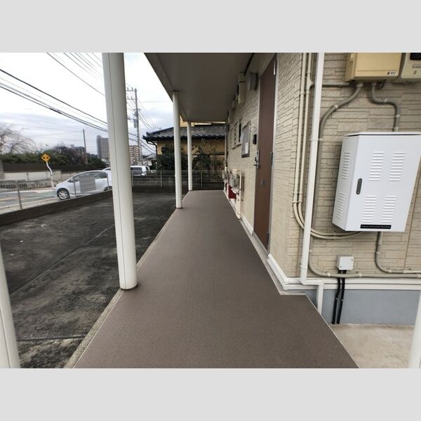 サキクサノ郷Ⅱ 玄関前