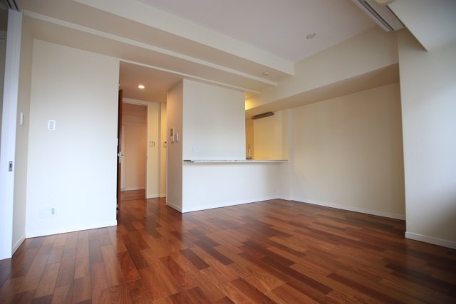 グランスイート四谷プレシア リビング