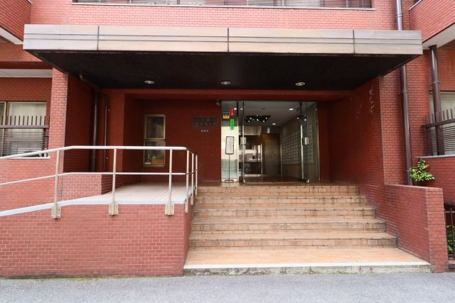 三田富洋ハイツ2階 エントランス