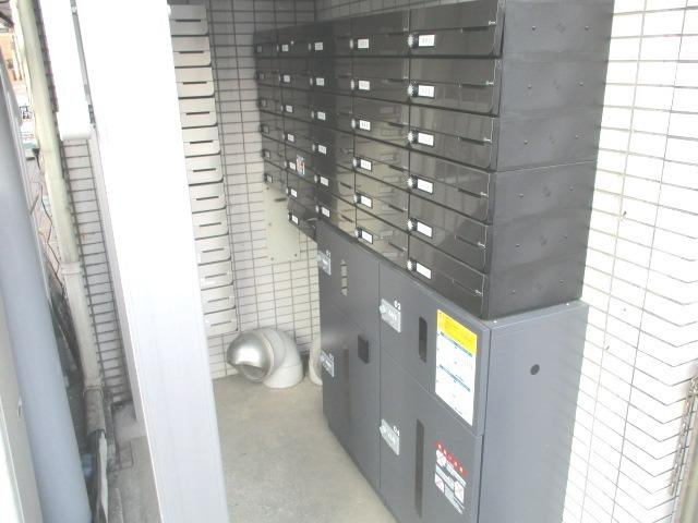 ライオンズマンション町田第66階 引き抜き防止型ポストで防犯面強化