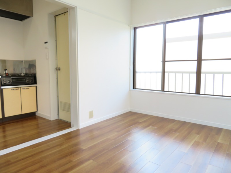 清水ヶ丘ハイツ2階 内観