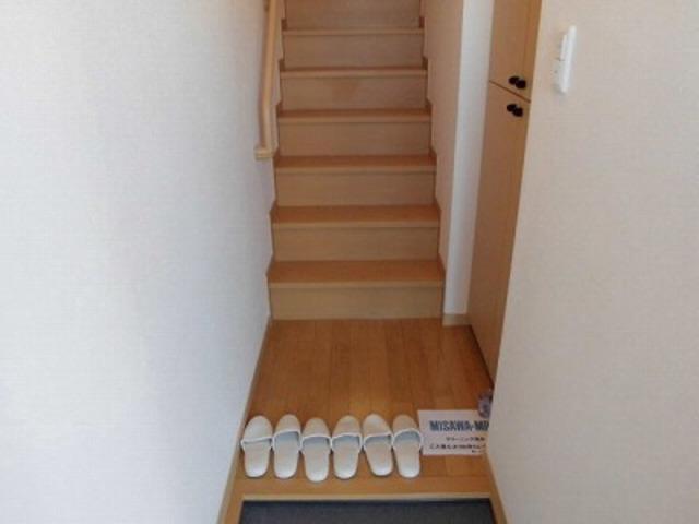 プラートフジ参番館 玄関