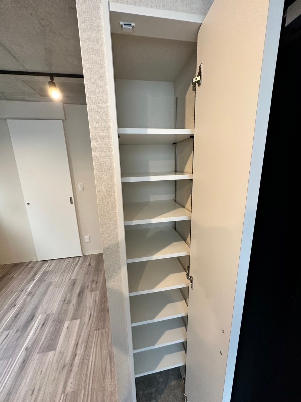 ロータス平和島West 下足入れ