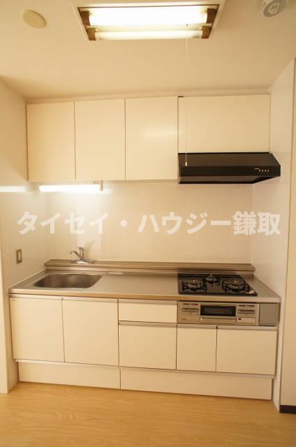 オーシャンビュー参番館0406号室 ３口ガスキッチンに交換しました。