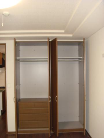 Ｉ’ｃｕｂｅ　Ｇａｒｄｅｎ102号室 洋室収納