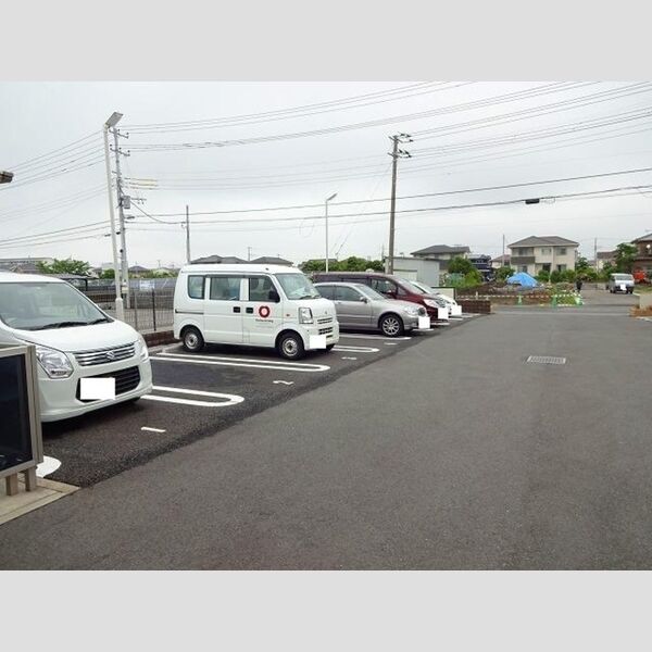 パストラル 駐車場