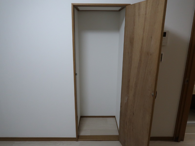 ファミール仲村B1階 収納