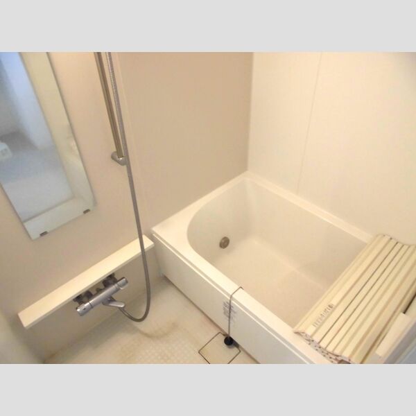 Garden House Ⅲ 大宮土呂駅前 追い焚き機能付きのお風呂♪