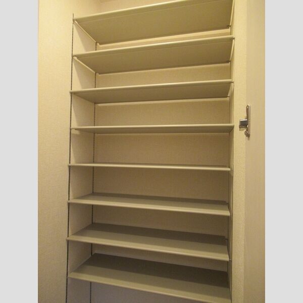 バースバレー205号室 シューズボックス