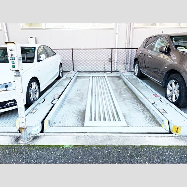 ワイズエメリールU1204号室 駐車場