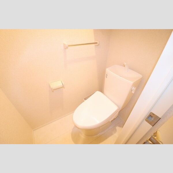 ル・グランⅢ202号室 トイレ　温水洗浄暖房便座