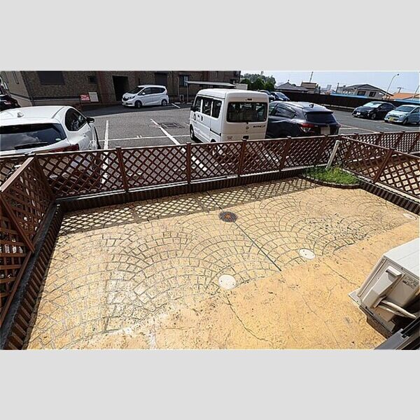 ルヴァン コート　壱番館102号室 専用庭