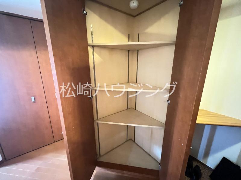 ファインクレスト新井5階 収納