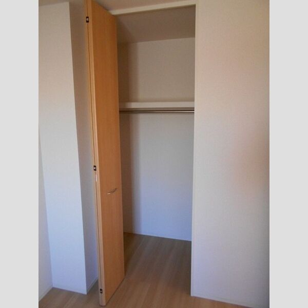 ロイヤルテラス萩原 収納