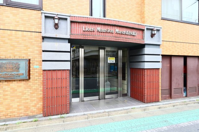 ライオンズマンション武蔵関 エントランス