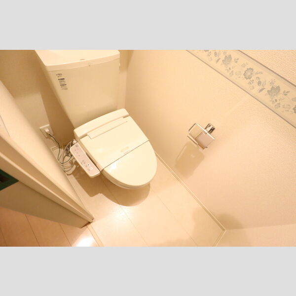 ハーモニーガーデン　B 温水洗浄便座