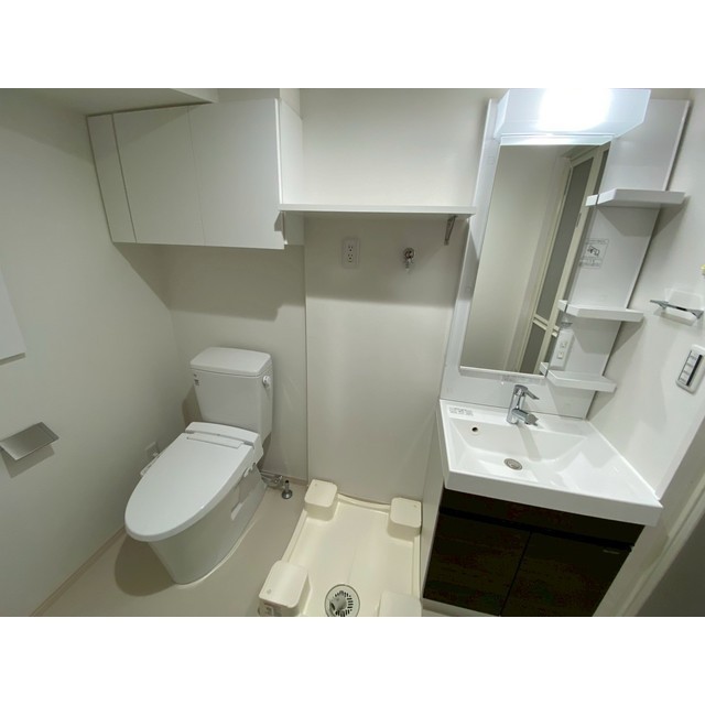 プレール・ドゥーク西新井Ⅱ503号室 内観