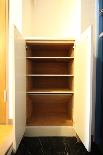 ヴィブレ梶ヶ谷2階 靴入