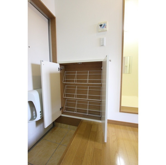 メゾン　ドゥ　キラ101号室 下駄箱