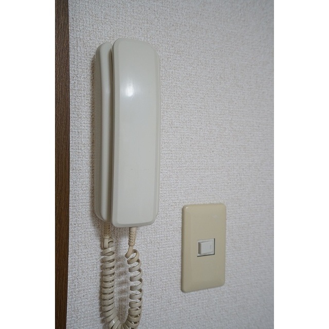 ラプラス坂下２0107号室 インターホン