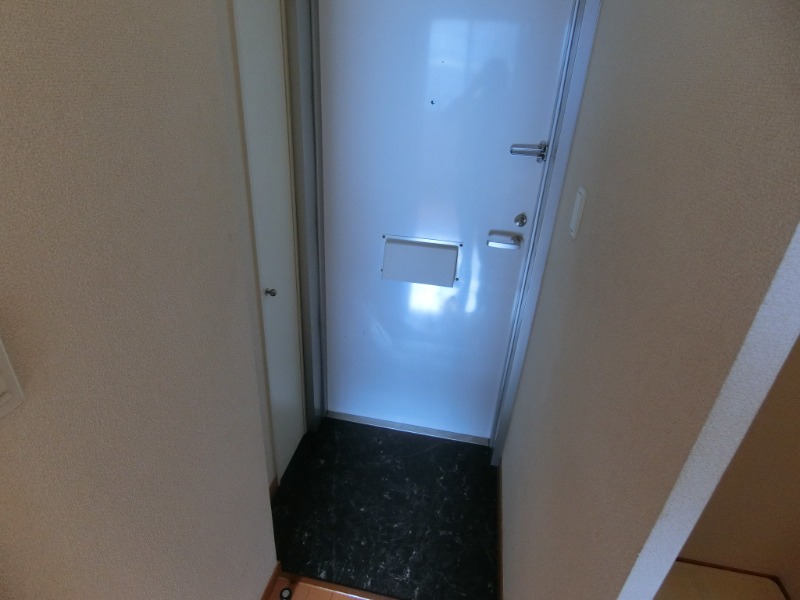 プランドール鶴間 玄関