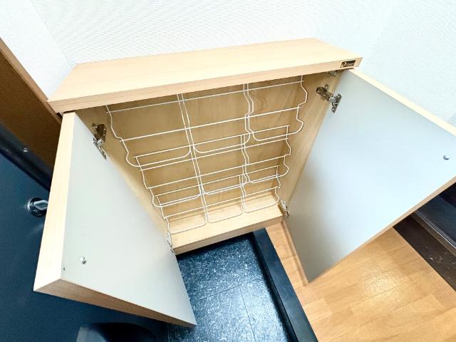 ヴィラ・ドレッセ 下駄箱