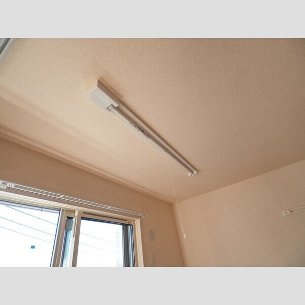 Regulus (レグルス)　C棟302号室 室内物干し