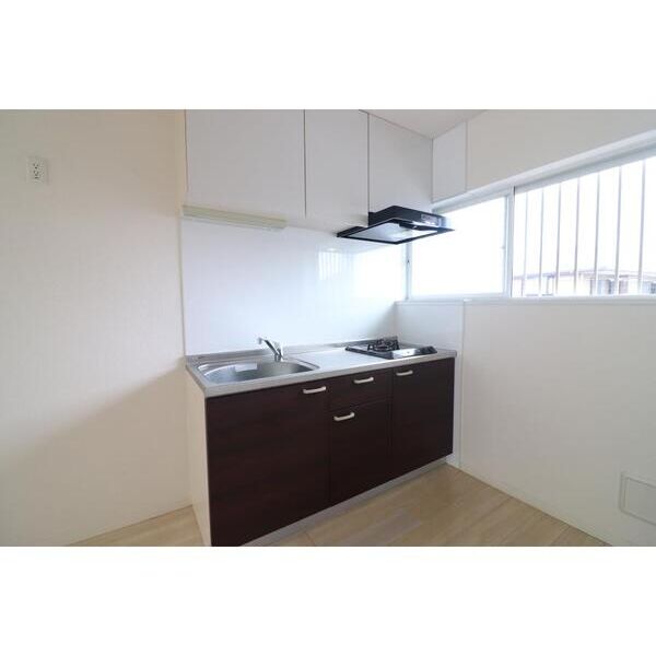 ラ・フォーレあずま203号室 キッチン