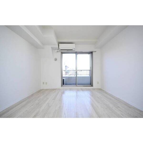 メゾン・ド・ヴィレ駒形 リビング