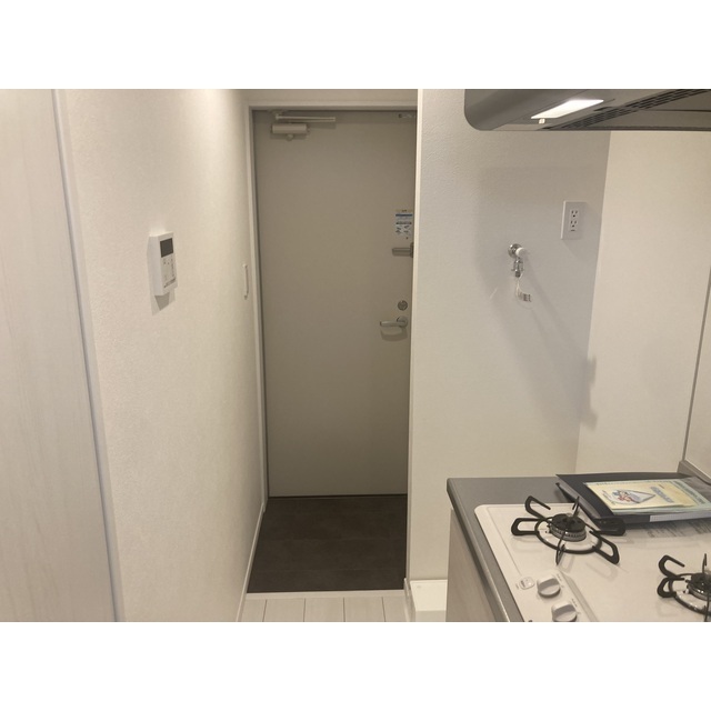 MQuarto鶴瀬303号室 玄関
