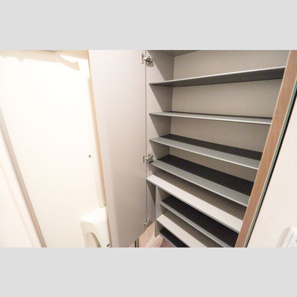 メゾン サクラ シューズボックス