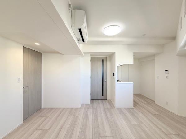 エレミ本蓮沼7階 リビング