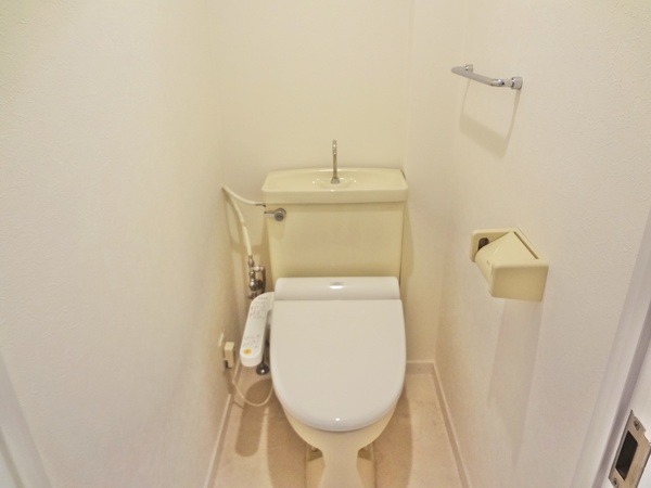 ライオンズマンション淵野辺206号室 トイレ