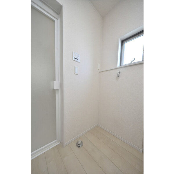 クレイドルガーデン横浜市金沢区六浦南第10　8号棟0001号室 洗濯機置場