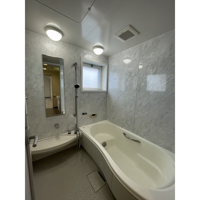 ポム・ドゥ・パン102号室 内観