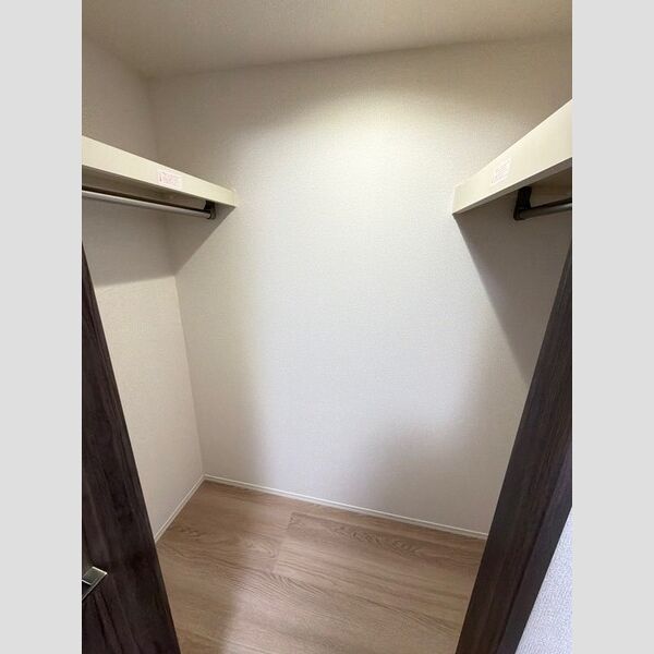 ゼラニウム湘南台203号室 ウォークインクローゼット