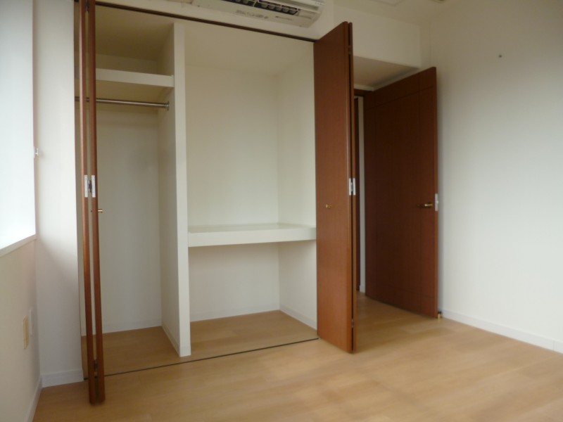 河田町ガーデン１号棟8階 収納