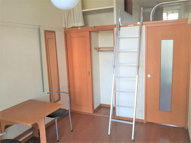 レオパレスＣａｓａ　Ｂｅａｔｏ110号室 寝室