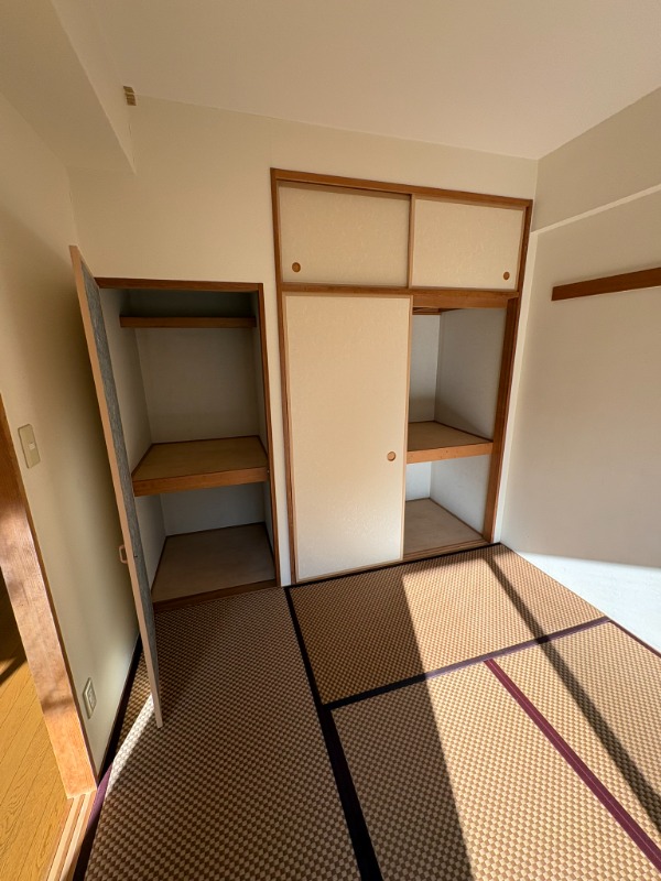 アウラ１０(E-058)1階 収納