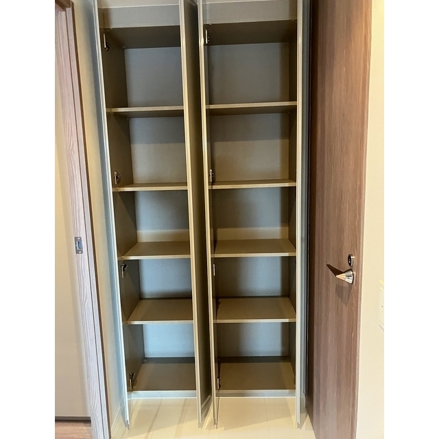 ザ・パークハウス代々木大山レジデンス521号室 廊下収納　2026年2月撮影