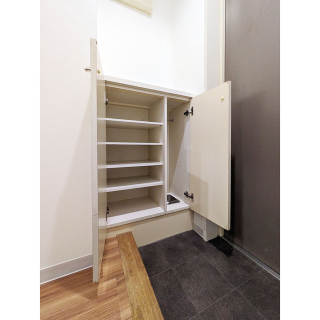 ステラレジデンス横浜415号室 玄関