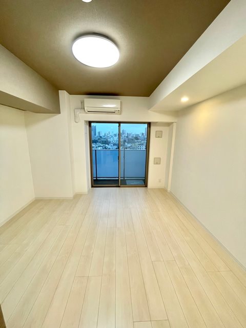 レジディア三軒茶屋Ⅲ8階 リビング