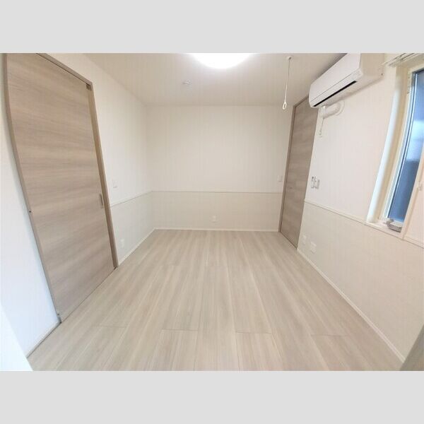 Dアヴァンス千間台東　B棟203号室 洋室