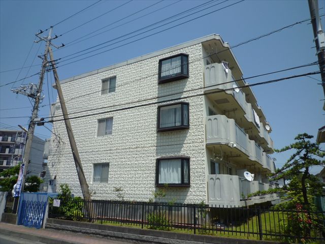 クレサンテーム0205号室 外観1