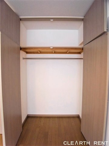 菱和パレス九段 ハンガーパイプ付き収納クローゼット