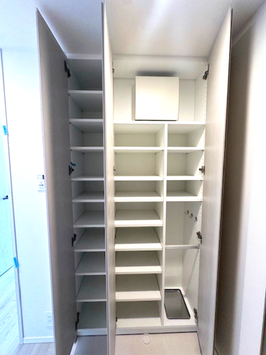 プラウドフラット日本橋馬喰町1403号室 シューズボックス