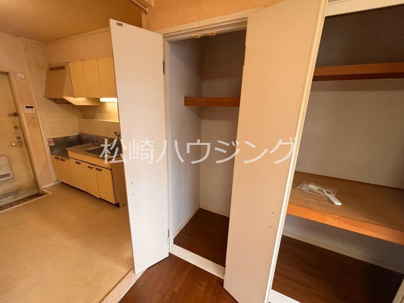 シャルム中野 収納