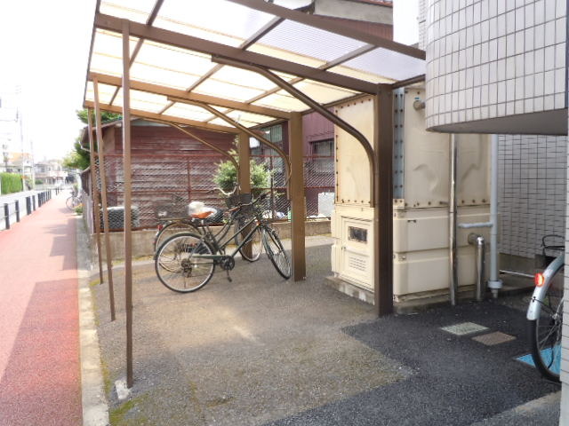 ジュネスＥ0105号室 駐輪場